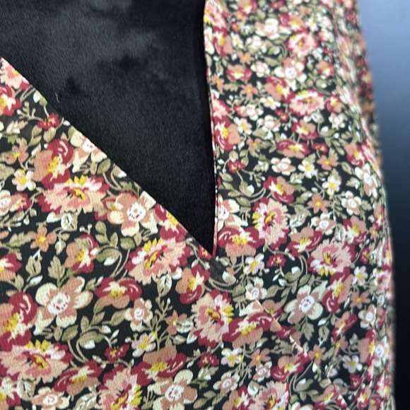 DEX V-neck long sleeve floral midi dress,elastic waist ruched side,ruffle hem - Picture 2 of 16